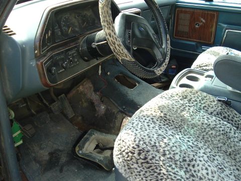 1989 Ford Bronco - Gotta love the leopard print...;)