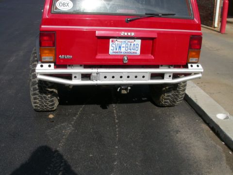 1990 Ford Bronco - I don't like his rear nearly as much, but it does match.