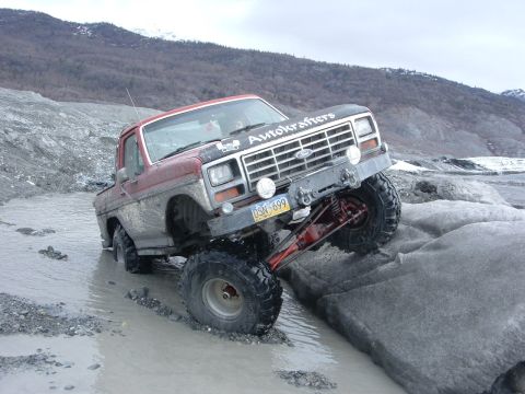 1985 Ford Bronco - Flexin on the Glacier