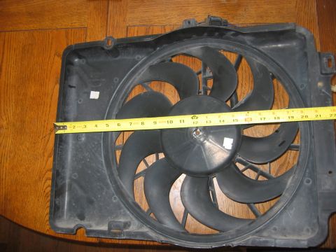 1989 Ford Bronco - Taurus fan: 22 inches across