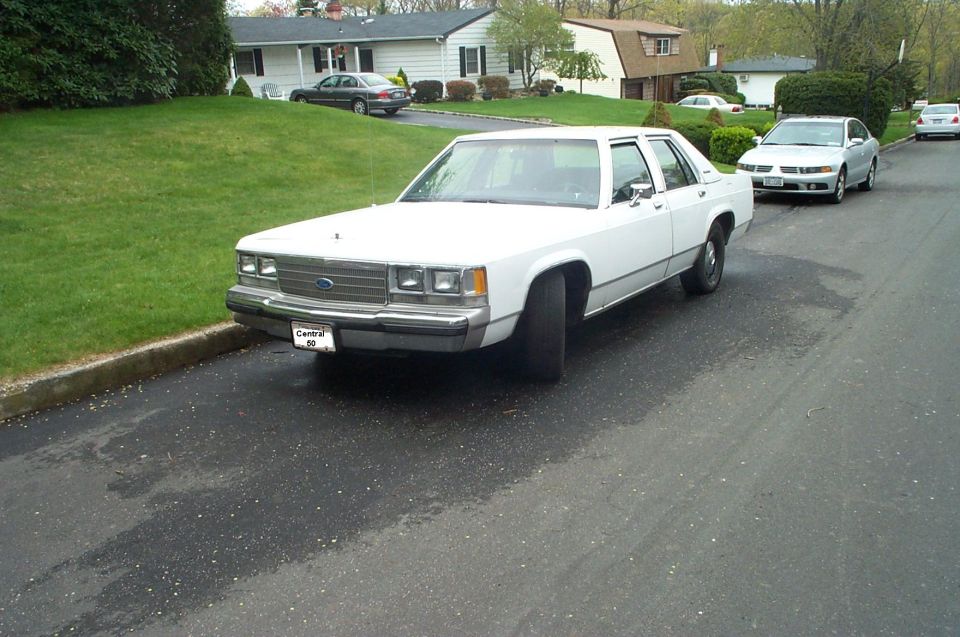 1991 Ford Crown Victoria LTD “Police Vicster”