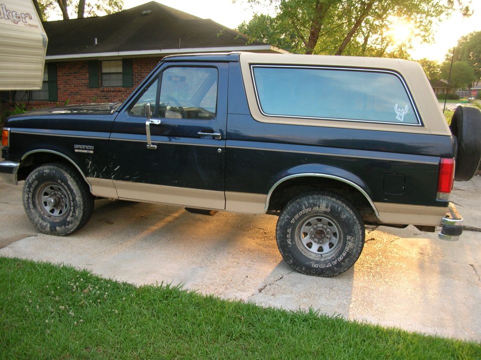 1990 Ford Bronco “sattlebronc”