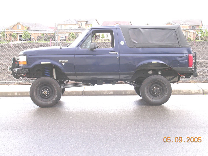 finally got a chance to road test it and get a full side shot.  Looks wierd with the small tires, and they dont show the stretch as wellbut you get the idea.