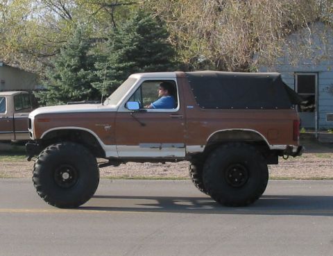 1981 Ford Bronco - First test drive with new driveline!