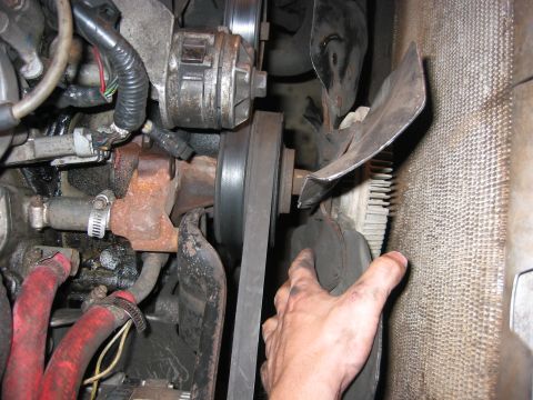 1989 Ford Bronco - Remove the 4 fan bolts...