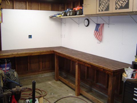 1989 Ford Bronco - Put some stain on the top of the bench