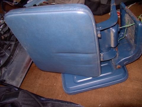 1986 Ford Bronco - Scored this pair of jump seats, with backs, along with a Taurus 3.8 elctric fan and wiring loom as well as and entire 86 EFI airbox assembl…