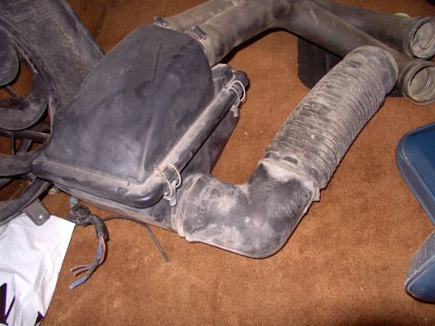 1986 Ford Bronco - An entire 86 EFI airbox assembly with all associated hoses, in good shape
