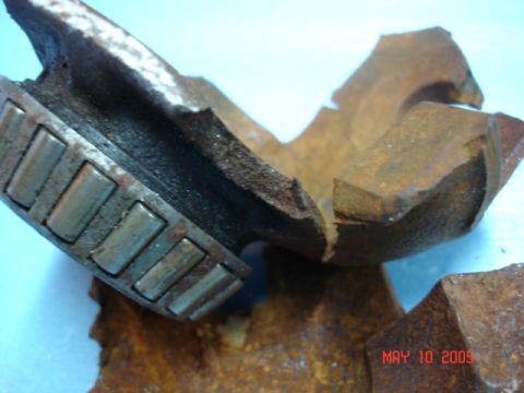 1996 Ford C-150 (Centurion Conversions) - This shot shows how the trac-loc cracks at the dog ear slots.
