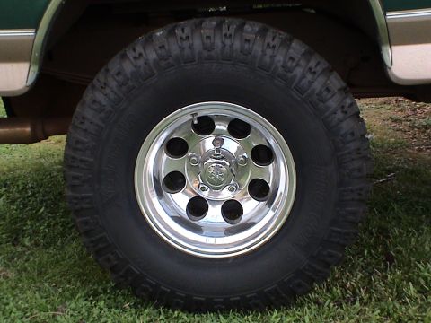 1996 Ford Bronco - 33 x 12.5 r 15 Procomp X terrains with extreme alloy wheels