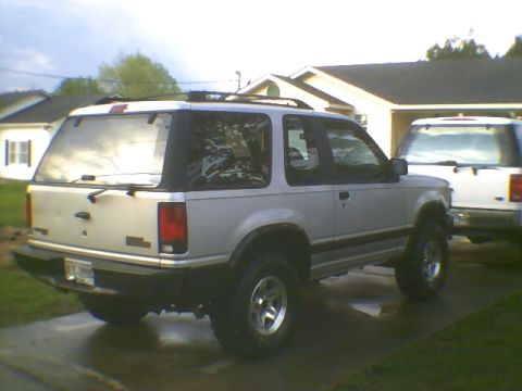 1991 Mazda Navajo photo