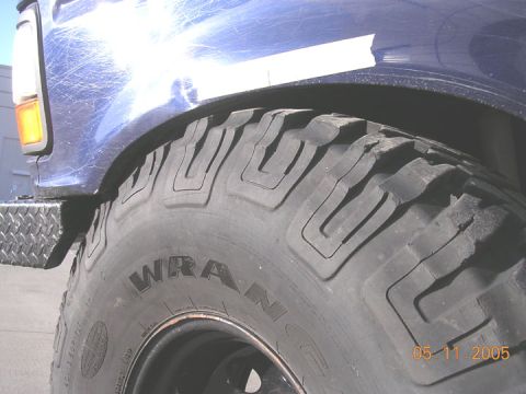 1994 Ford Bronco - lots to cut, inside and out. i will have a few inches of uptravel left, so I will have to bump stop it.