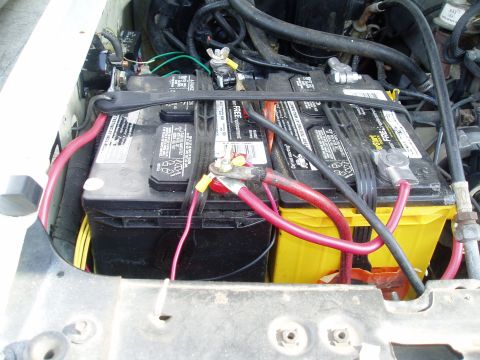 1990 Ford Bronco - One Cranking, the other auxillary