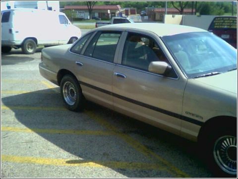 1996 Ford Crown Victoria photo