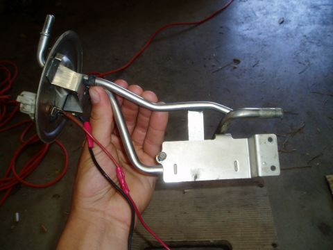 1990 Ford Bronco - fuel level sending unit mounting spot