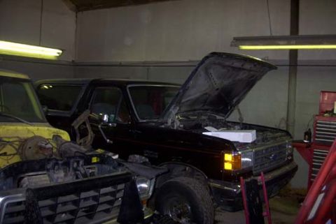 1989 Ford Bronco - No engine, sits up a bit higher.