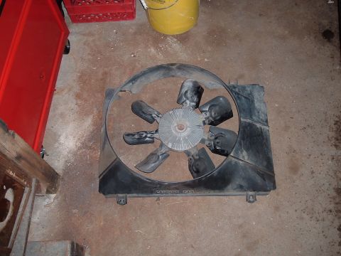 1994 Ford Bronco - fan and shroud out