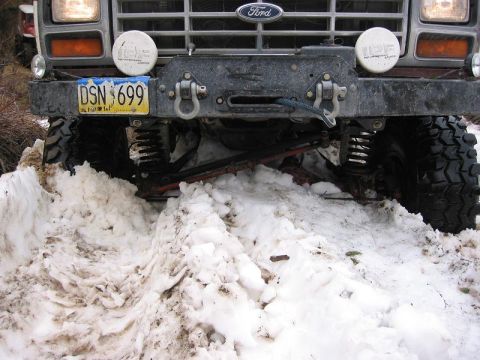 1985 Ford Bronco - I know I have an axle under the truck, can't you find it :)