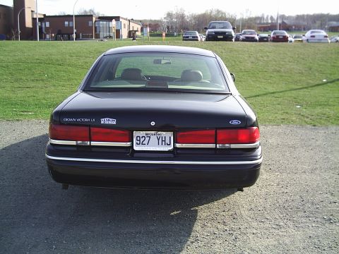1997 Ford Crown Victoria photo