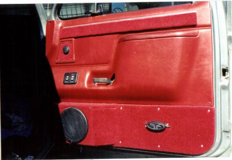 1987 Ford Bronco - front speaker enclosures also housing rockford components