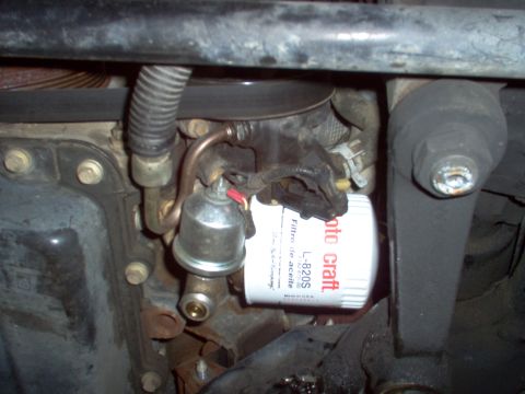 1994 Ford Crown Victoria - Final installation of the pressure sender. I also did the first oil change today, after flushing with B-12. It's now running on Mobil 1.