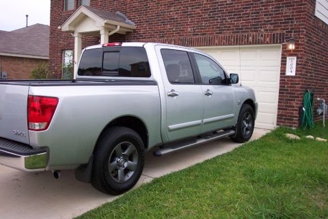 2004 Nissan Titan photo
