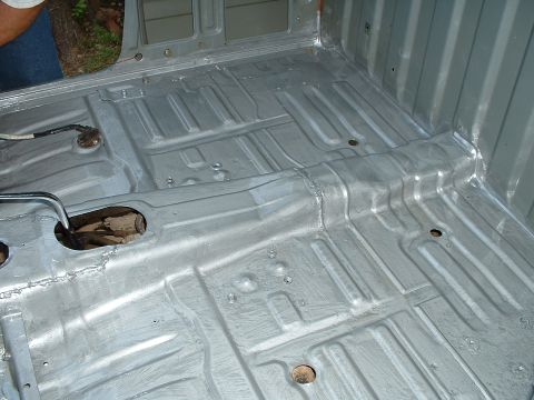 1985 Ford Bronco - Finished up the first coat...took about 30-45 mins, inculding stirring up the paint