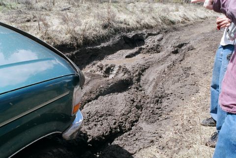 1996 Ford Bronco - I however took a line a little too far to the left, see where my diff impression is? Got a little stuck and had to be strapped out by Rob.