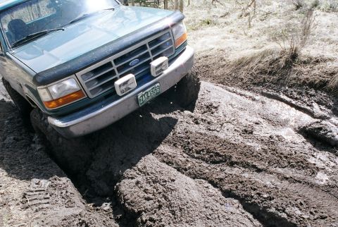 1996 Ford Bronco - After just being strapped out the mud flowed back into the ruts.