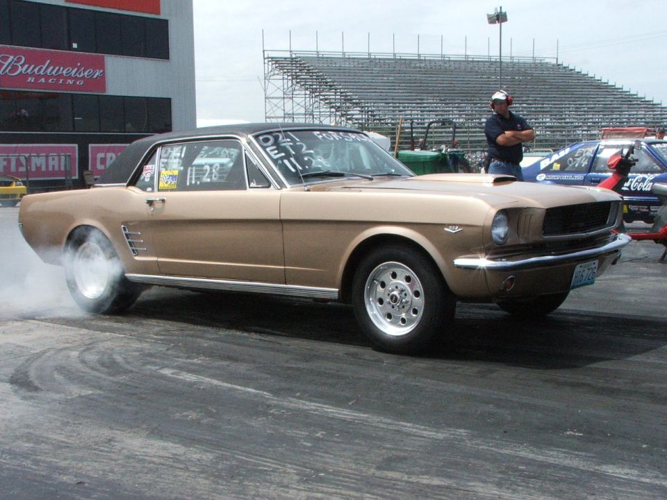 Todd Barringhaus's '66 Mustang coupe at WFC8