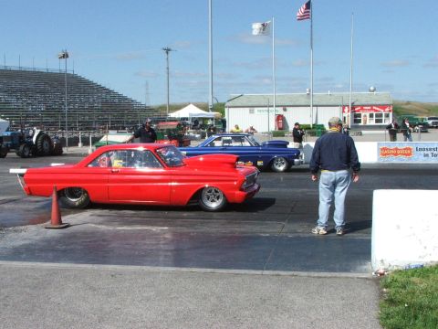 2005 Ford Mustang - Roger's red FE powered Falcon vs. a blue alcohol 385 powered Falcon