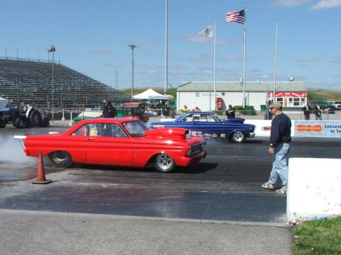 2005 Ford Mustang - Roger's red FE powered Falcon vs. a blue alcohol 385 powered Falcon