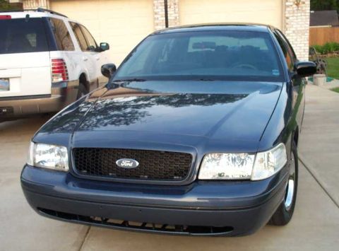 1998 Ford Crown Victoria - The next four pics were taken after applying a cleaner wax/swirl and scratch remover.