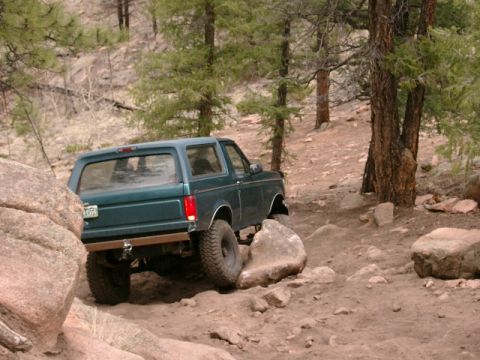 1996 Ford Bronco - Working my way around that big rock in the middle that gave me so much trouble going up.