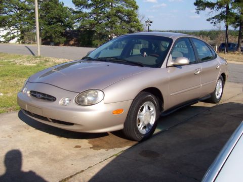 1998 Ford Taurus photo