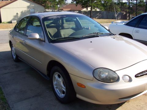 1998 Ford Taurus photo