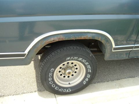 1982 Ford Bronco - Passneger rear 1/4 panel.