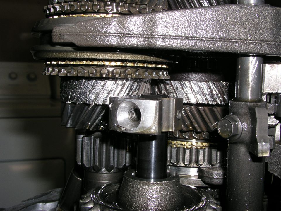another pic of 3rd gear stripped...