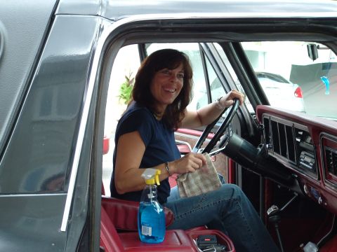 1979 Ford Bronco - my wife cleaning again lolllll