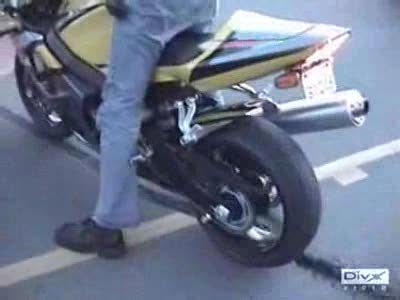 2004 Suzuki GS1000 - Roasting a bald tire...Take 2