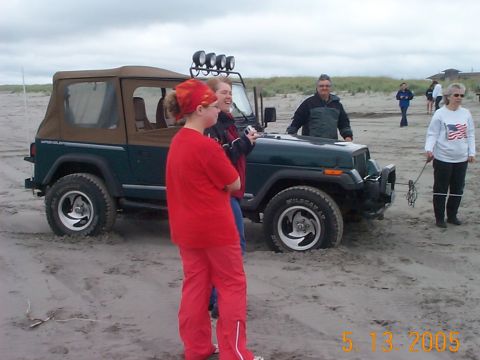 1983 Ford Bronco - Jeep winching Bronco (ouch!)