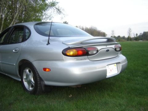1999 Ford Taurus - Shorty antenna, 96/97 tails , SHO lightbar, and SE spoiler