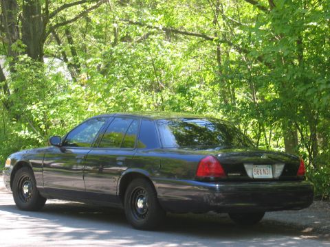 2000 Ford Crown Victoria photo