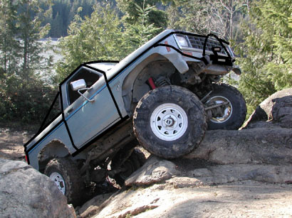 1984 Ford Bronco II - possible cage?