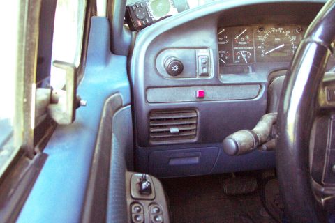 1996 Ford Bronco - On/Off Switch SPST Square Push Button (5/26/2005)