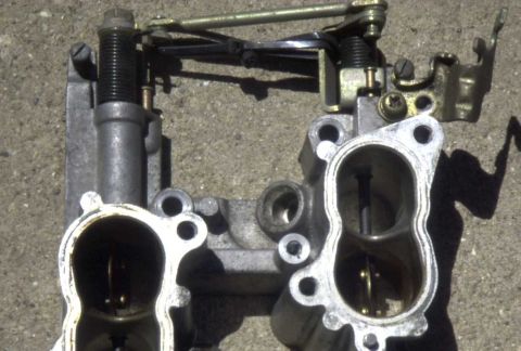 1997 Ford Taurus - This is how I tied the secondaries open