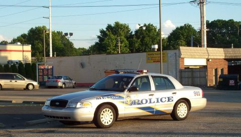 1998 Ford Crown Victoria - The local police were also in attendance. Note the LED lightbar.