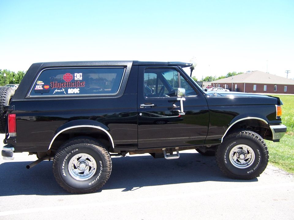 1990 Ford Bronco “Girlfriend”