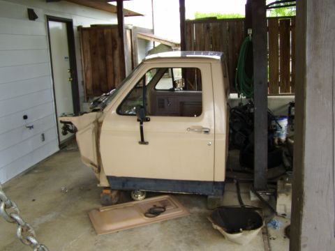 1985 Ford F-150 - Cab removed... This was fun with only 2 people...
