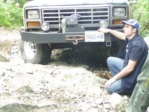 1985 Ford F-150 - nope... hurt it even more now... finally someone noticed...